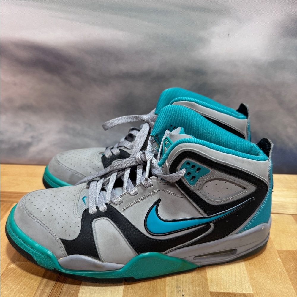 Nike air flight falcon size 8.5 used